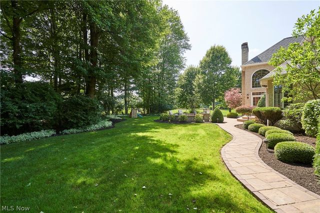 3740 Winterberry Drive, Akron, OH 44333