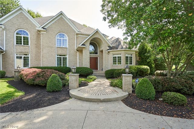 3740 Winterberry Drive, Akron, OH 44333
