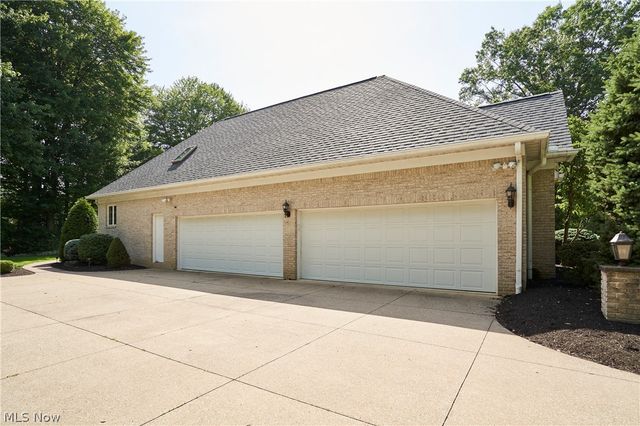3740 Winterberry Drive, Akron, OH 44333