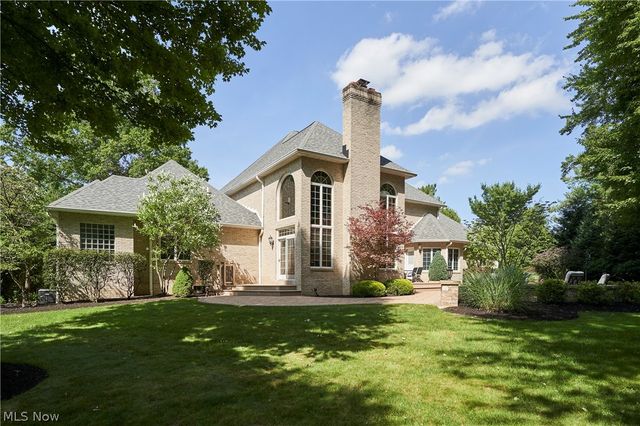3740 Winterberry Drive, Akron, OH 44333