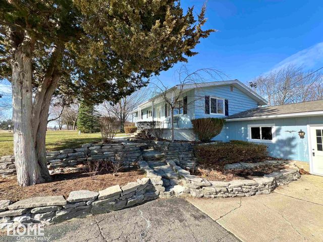 1860 S M-52 Highway, Owosso Twp, MI 48867