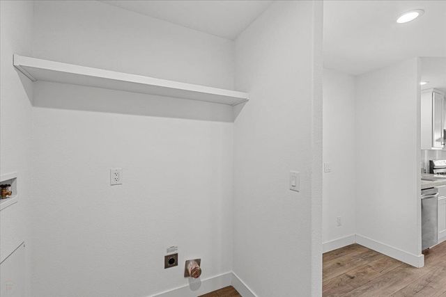 2128 Barrington Ln, Modesto, CA 95350