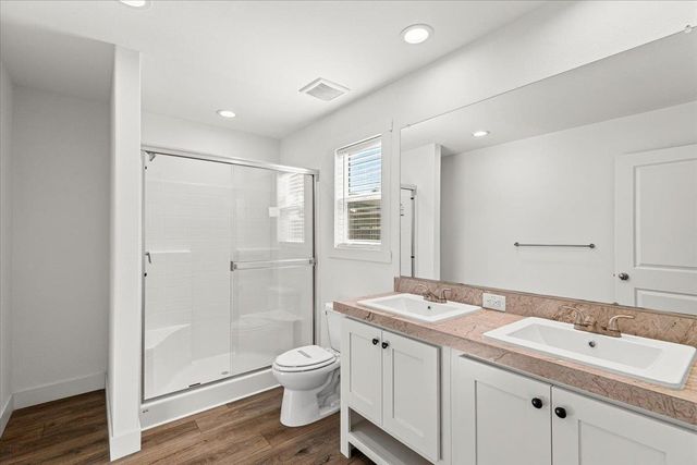 2128 Barrington Ln, Modesto, CA 95350