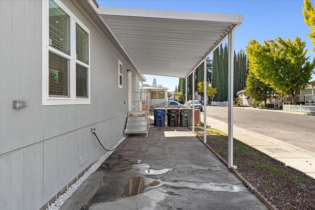 2128 Barrington Ln, Modesto, CA 95350