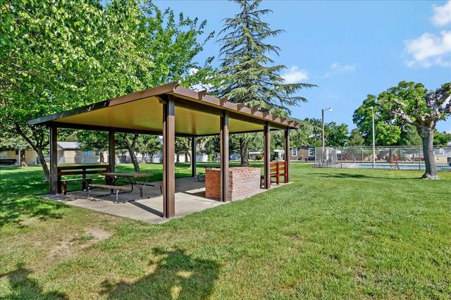 2128 Barrington Ln, Modesto, CA 95350