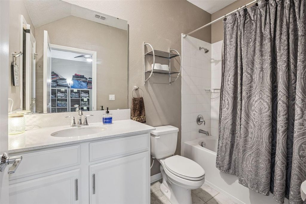 Image 15 of property listing at 5125 TANZANITE DRIVE, Mount Dora, FL 32757