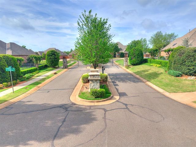 154 Evermay Drive, Edmond, OK 73013