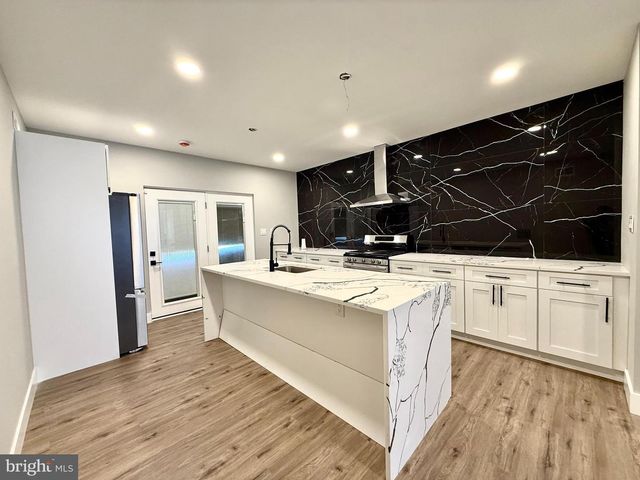 2058 E AUBURN ST, Philadelphia, PA 19134