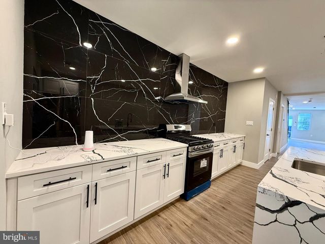 2058 E AUBURN ST, Philadelphia, PA 19134