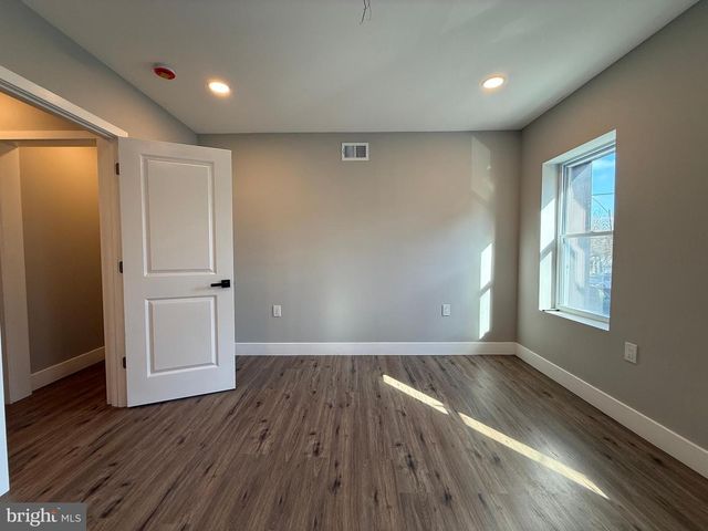 2058 E AUBURN ST, Philadelphia, PA 19134