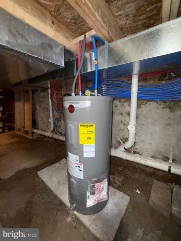 2058 E AUBURN ST, Philadelphia, PA 19134