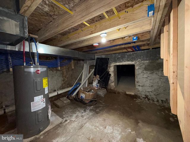 2058 E AUBURN ST, Philadelphia, PA 19134