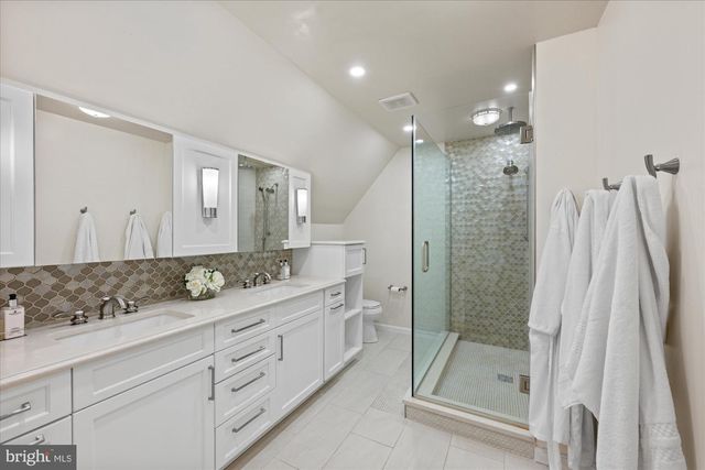 8308 RIVER FALLS DR, Potomac, MD 20854