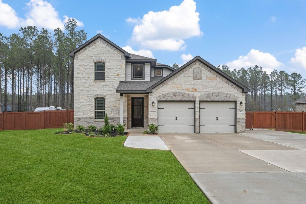 1563 Road 66114, Dayton, TX 77535