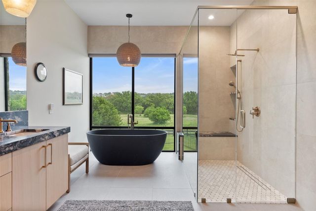 814 The Trails PKWY, Horseshoe Bay, TX 78657