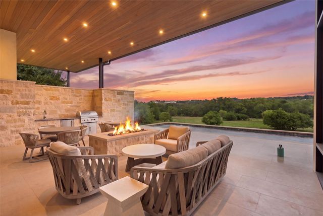 814 The Trails PKWY, Horseshoe Bay, TX 78657