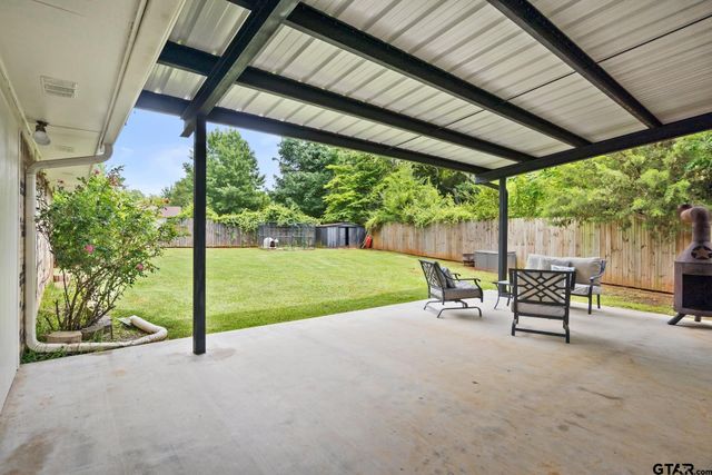 1413 Irvin Parkway, Daingerfield, TX 75638