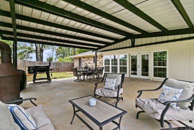 1413 Irvin Parkway, Daingerfield, TX 75638