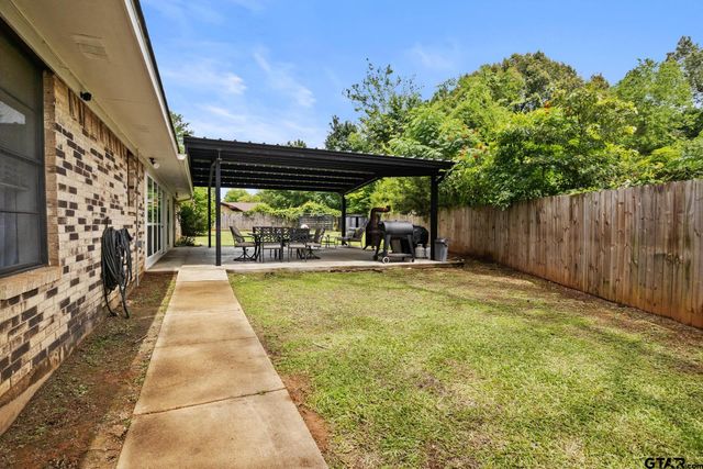 1413 Irvin Parkway, Daingerfield, TX 75638