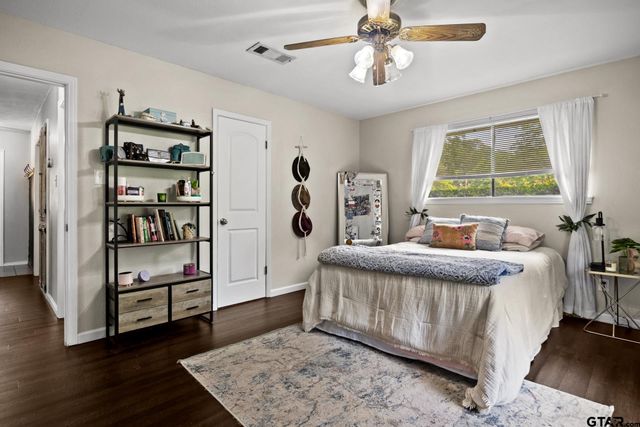 1413 Irvin Parkway, Daingerfield, TX 75638