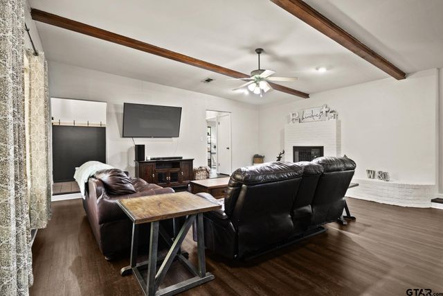 1413 Irvin Parkway, Daingerfield, TX 75638