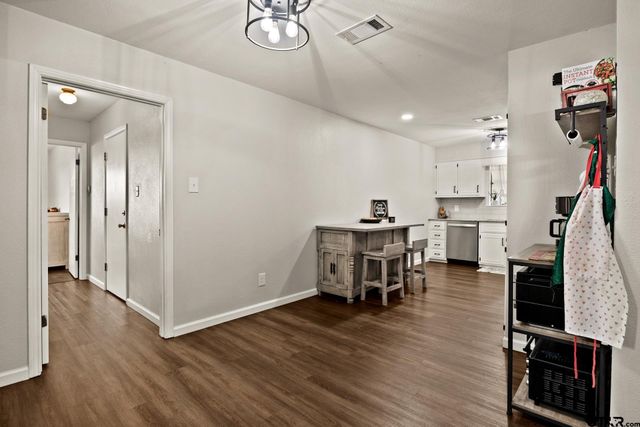 1413 Irvin Parkway, Daingerfield, TX 75638
