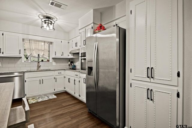 1413 Irvin Parkway, Daingerfield, TX 75638