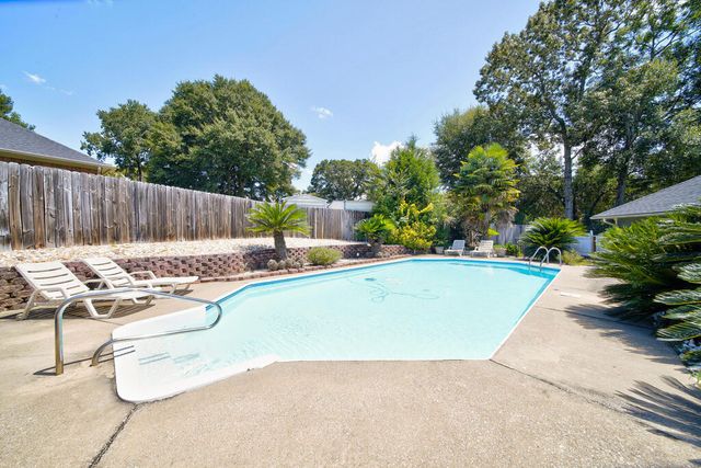 3304 Hummingbird Court, Phenix City, AL 36867