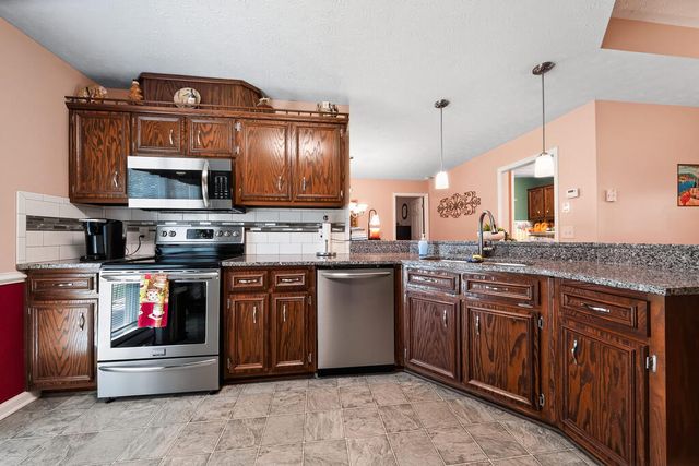3304 Hummingbird Court, Phenix City, AL 36867