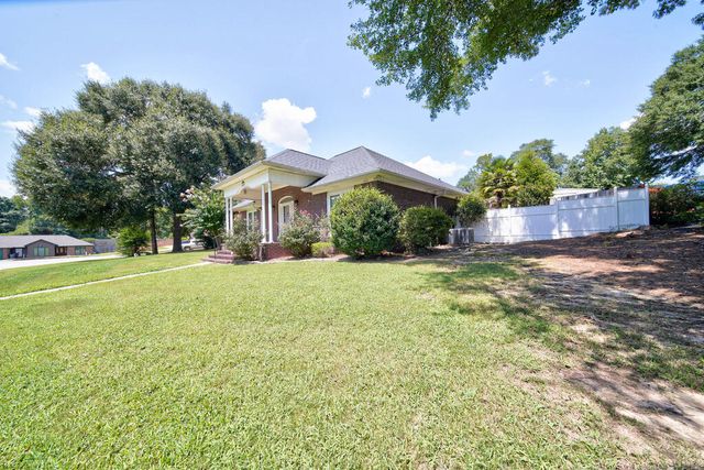 3304 Hummingbird Court, Phenix City, AL 36867