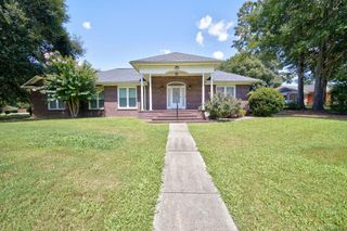 3304 Hummingbird Court, Phenix City, AL 36867