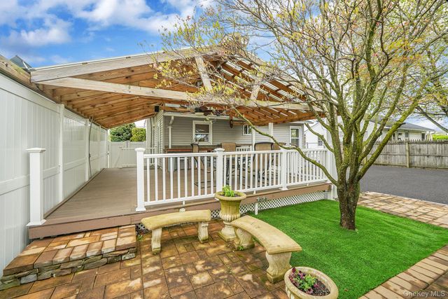 15 Glenda Drive, West Babylon, NY 11704