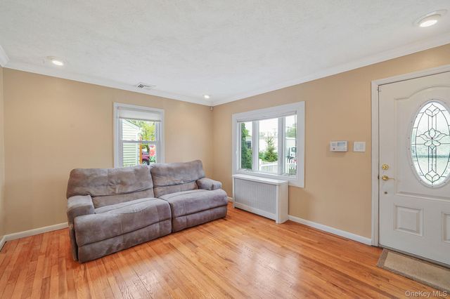 15 Glenda Drive, West Babylon, NY 11704