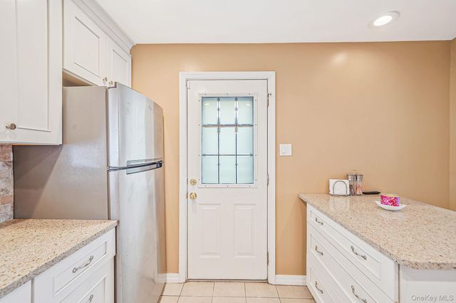 15 Glenda Drive, West Babylon, NY 11704