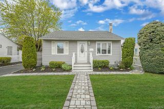 15 Glenda Drive, West Babylon, NY 11704
