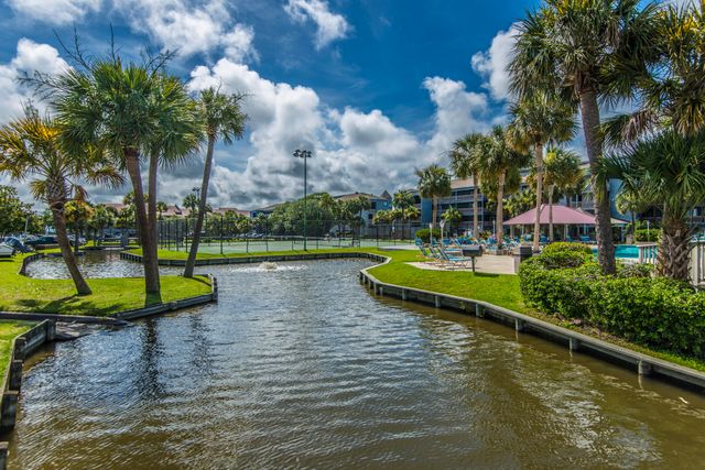 152 W Mariners Cay Drive 152, Folly Beach, SC 29439