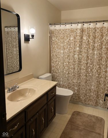 10426 Lasalle Road, Carmel, IN 46033
