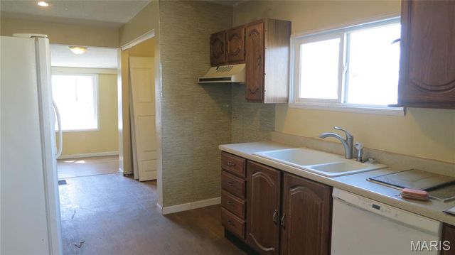 154 S Pence Street, East Alton, IL 62024