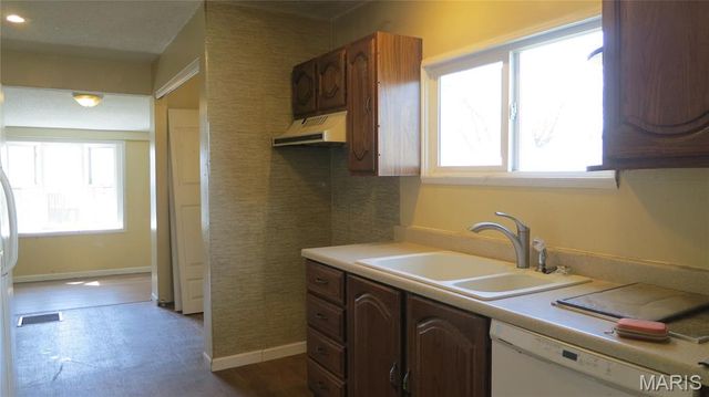 154 S Pence Street, East Alton, IL 62024