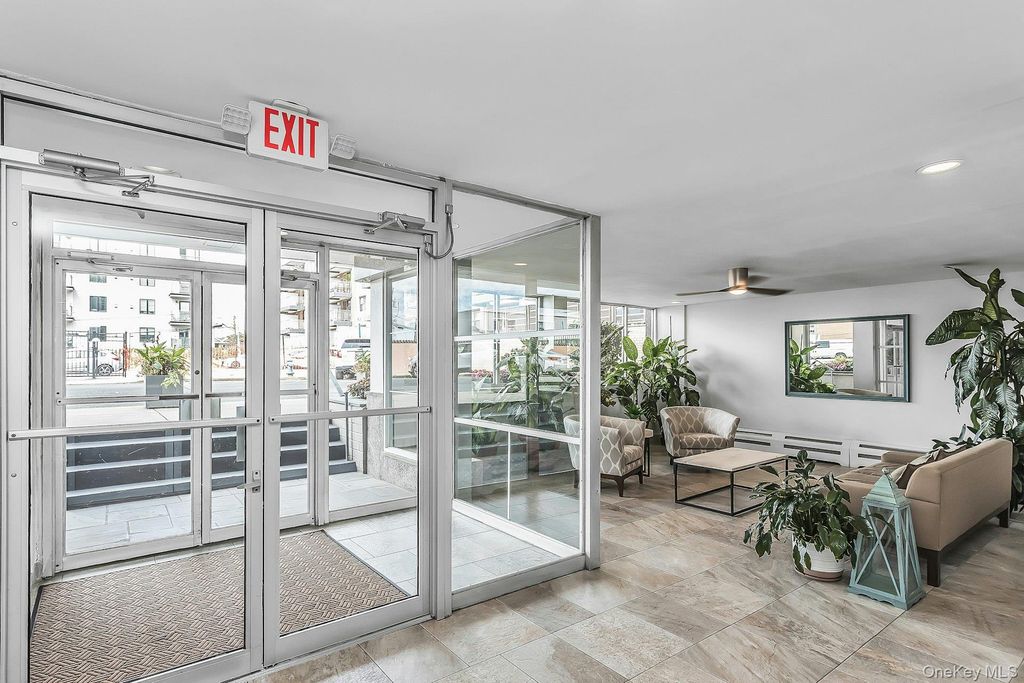 840 Shore Road 3 E, Long Beach, NY 11561 — photo 3