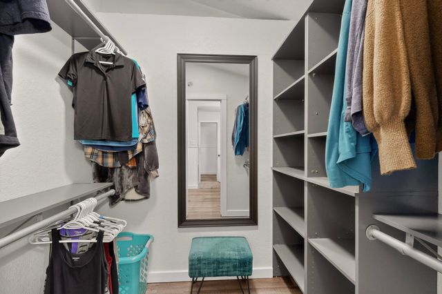 417 Creekmeadow Lane, Lewisville, TX 75067