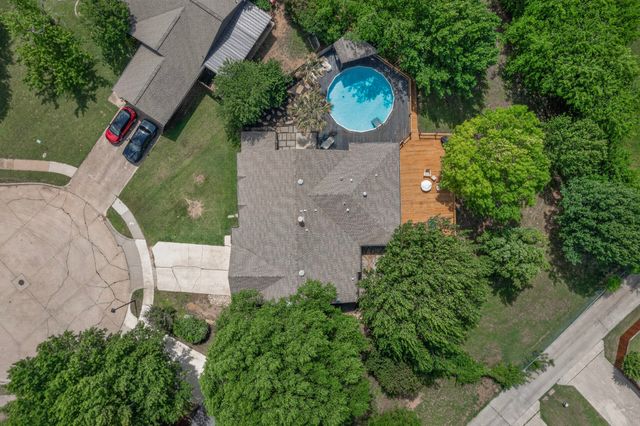 417 Creekmeadow Lane, Lewisville, TX 75067