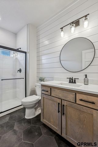 3640 S 218th Avenue, Elkhorn, NE 68022