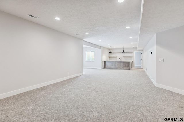 3640 S 218th Avenue, Elkhorn, NE 68022