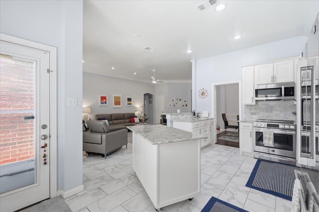 9427 Ponderosa Trail, Irving, TX 75063