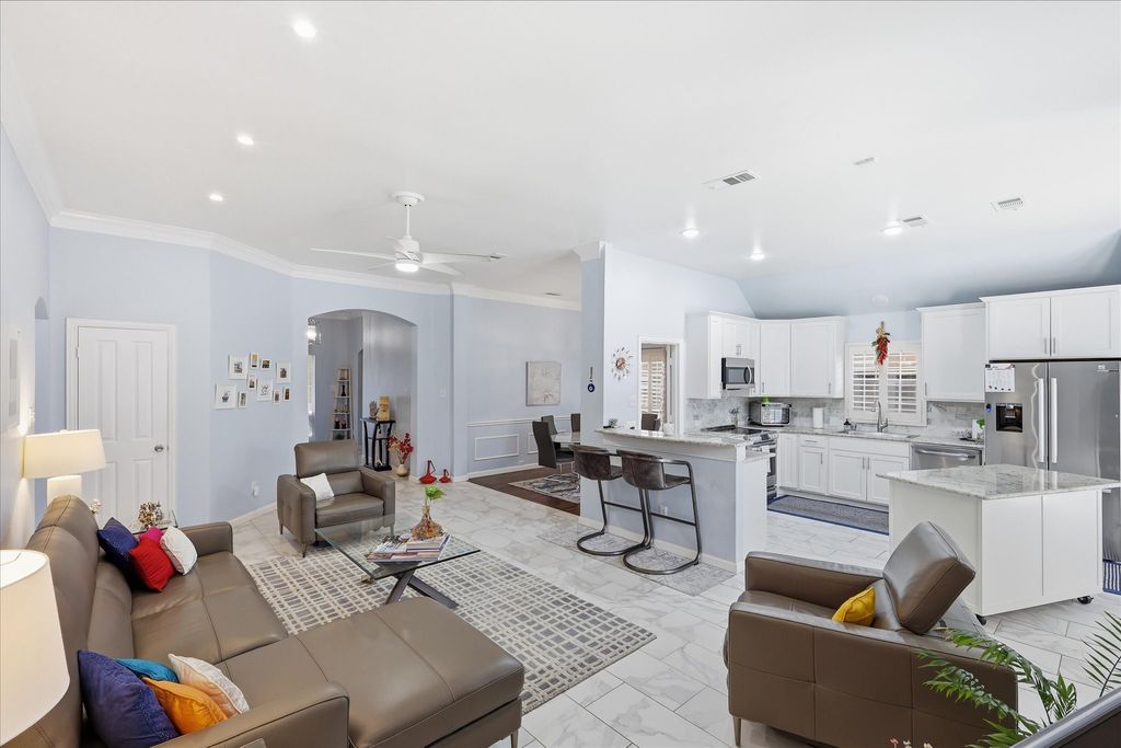 9427 Ponderosa Trail, Irving, TX 75063