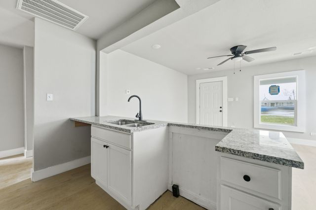 1511 Southerland Avenue, Dallas, TX 75203