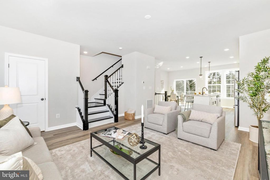 Image 11 of property listing at 306G BAUGHMANS LN, Frederick, MD 21702