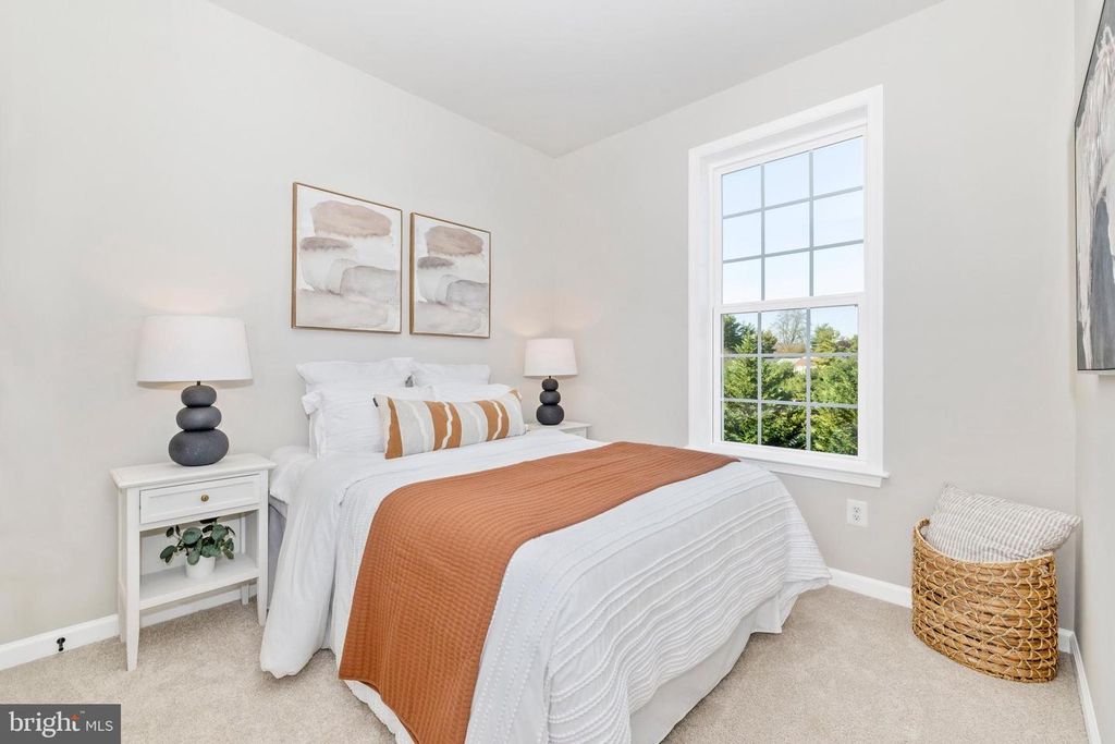 Image 17 of property listing at 306G BAUGHMANS LN, Frederick, MD 21702