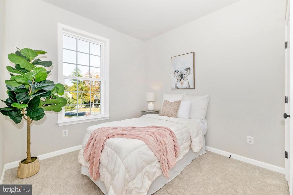 Image 18 of property listing at 306G BAUGHMANS LN, Frederick, MD 21702